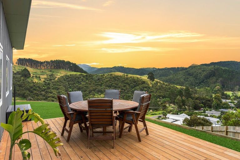 Photo of property in 16 Manatu Close, Whangamata, 3691