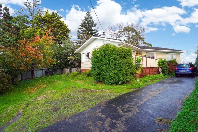 Photo of property in 114 Don Buck Road, Massey, Auckland, 0614