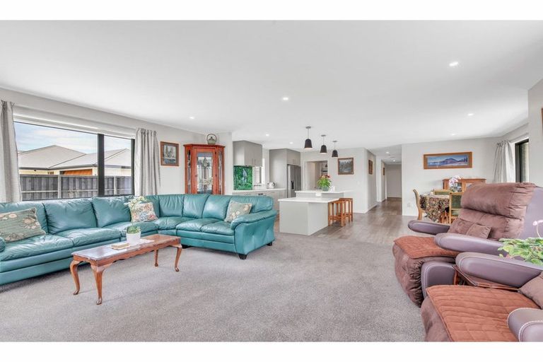 Photo of property in 3 Mccahon Drive, Rangiora, 7400