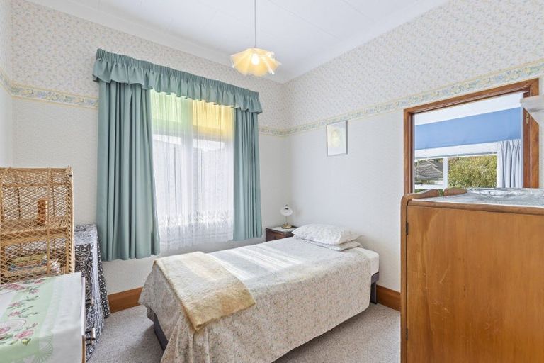 Photo of property in 23 Paynters Avenue, Strandon, New Plymouth, 4312