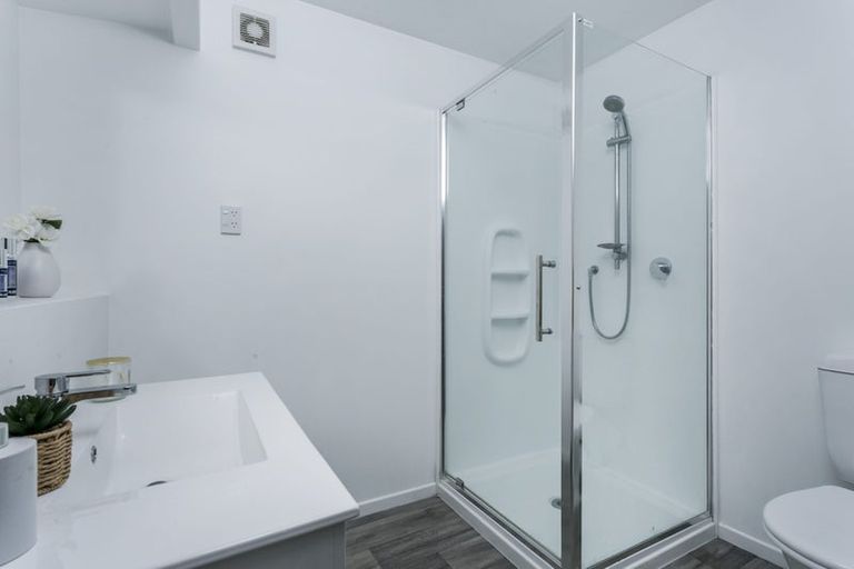 Photo of property in 23 Lanigan Street, Birkdale, Auckland, 0626