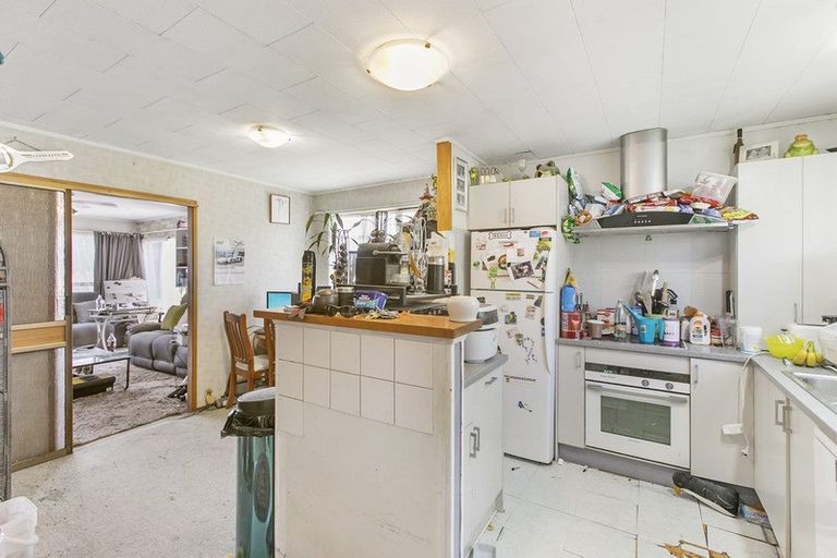 Photo of property in 13 Pipitea Place, Massey, Auckland, 0614