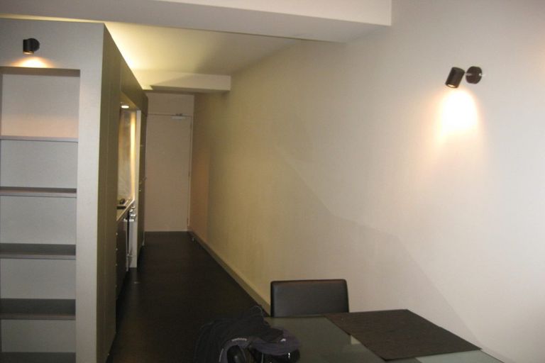 Photo of property in Gerondis Bldg Apartments, 406/60 Willis Street, Wellington Central, Wellington, 6011