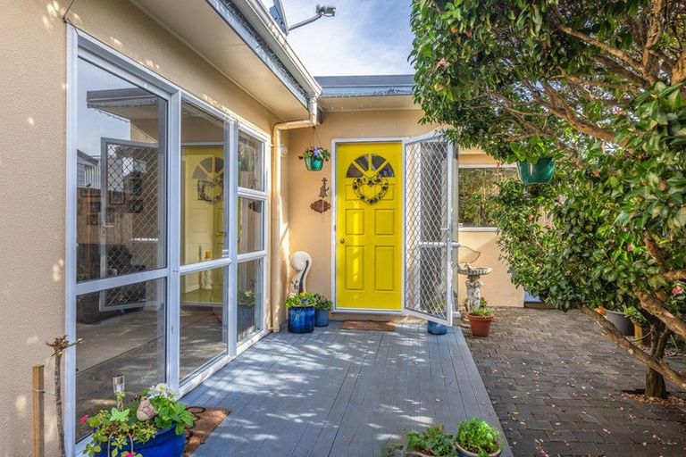 Photo of property in 33 Wharemauku Road, Raumati Beach, Paraparaumu, 5032