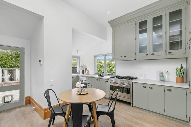 Photo of property in 51 Simla Crescent, Khandallah, Wellington, 6035