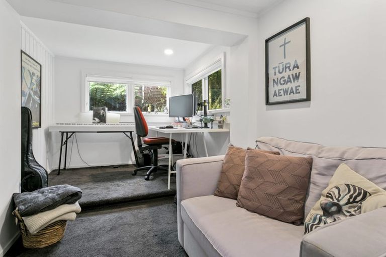 Photo of property in 6 Victory Road, Laingholm, Auckland, 0604