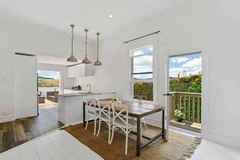 Photo of property in 4 Rautawhiri Road, Helensville, 0800