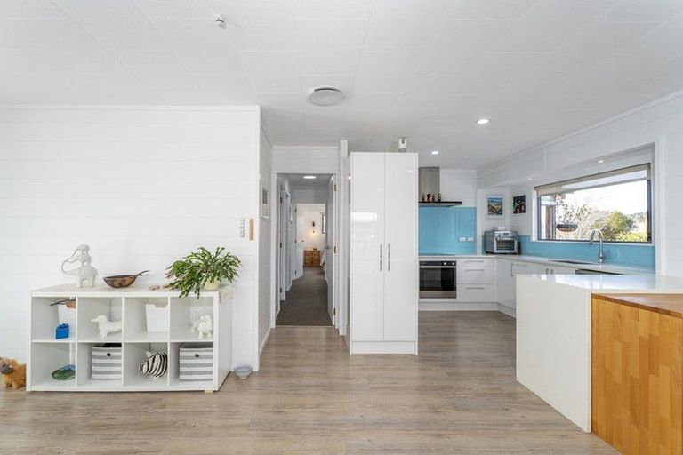 Photo of property in 13 Martin Place, Cooks Beach, Whitianga, 3591