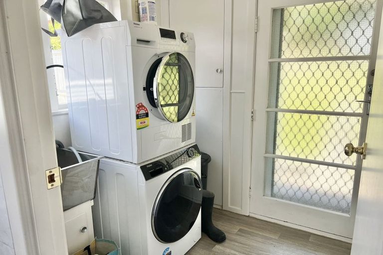 Photo of property in 33 Lingfield Street, Glenfield, Auckland, 0629