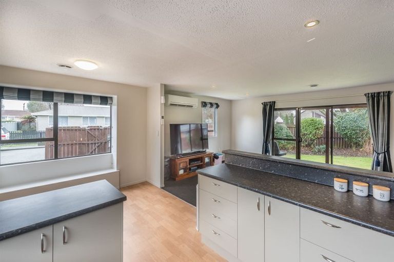 Photo of property in 4 Magenta Place, Broomfield, Christchurch, 8042