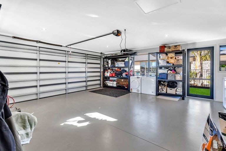 Photo of property in 19 Lady Jocelyn Place, Whitianga, 3510