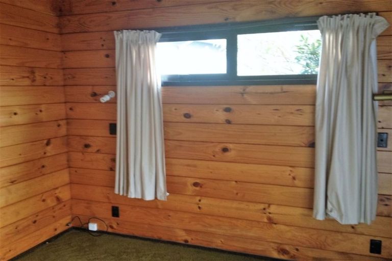 Photo of property in 1 Fitzpatrick Street, Newlands, Wellington, 6037