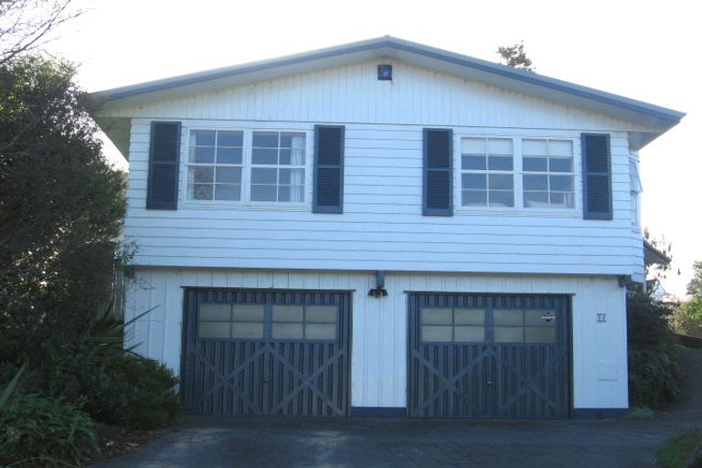 Photo of property in 28 Caesars Place, Churton Park, Wellington, 6037