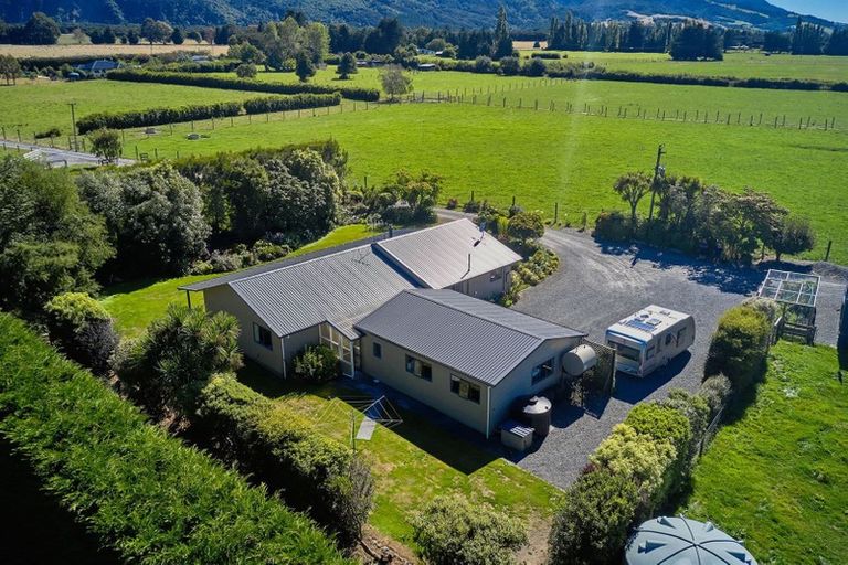 Photo of property in 887 Inland Road, Inland Road, Kaikoura, 7373