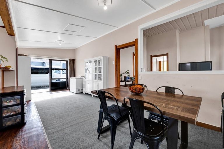 Photo of property in 15 York Street, Eltham, 4322