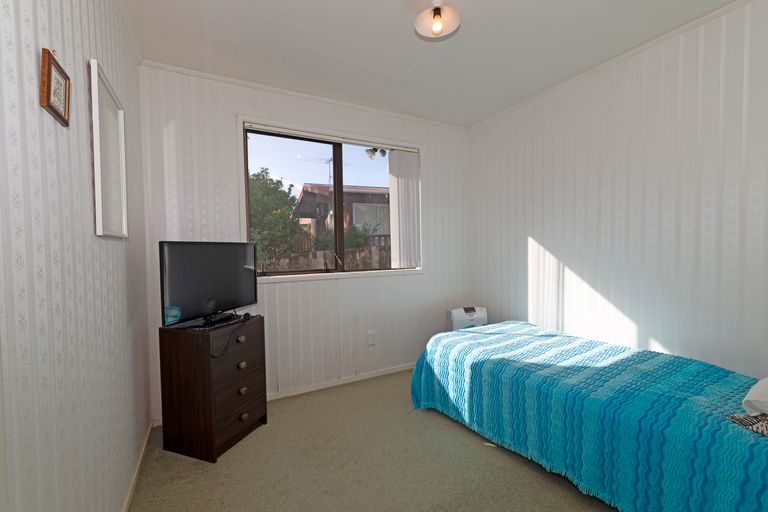 Photo of property in 53 Lavelle Road, Henderson, Auckland, 0612