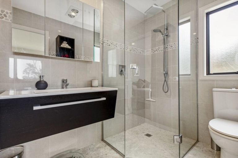 Photo of property in 29 Speedy Crescent, Hillcrest, Auckland, 0627