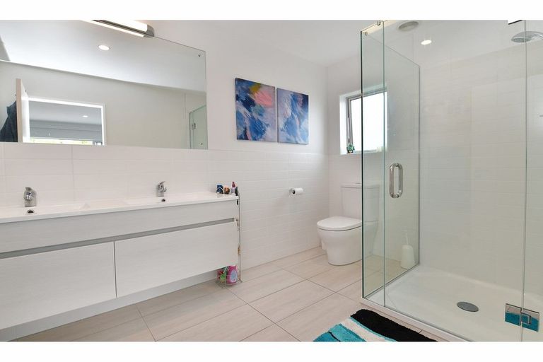 Photo of property in 5a Melia Place, Stanmore Bay, Whangaparaoa, 0932