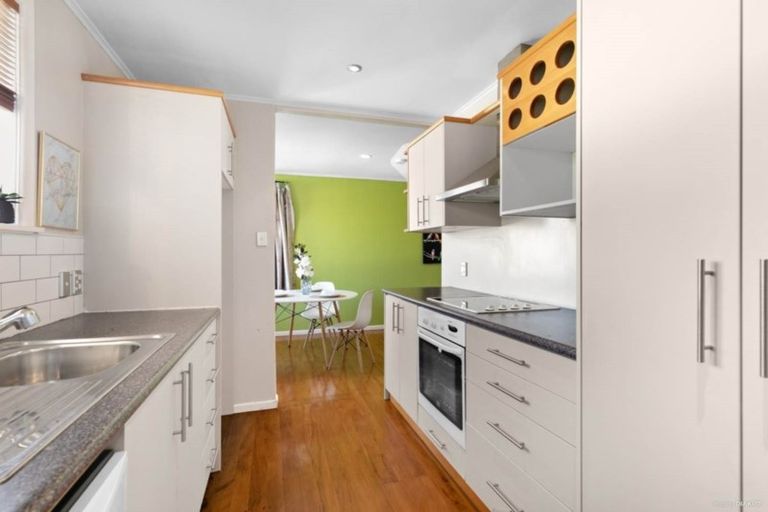 Photo of property in 43 Tirimoana Road, Te Atatu South, Auckland, 0602