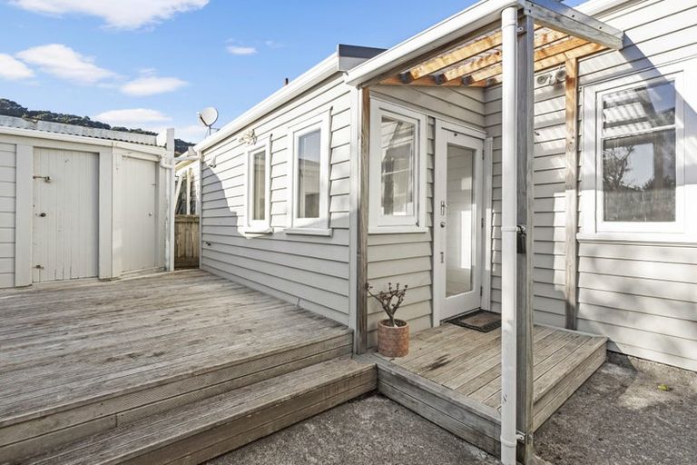 Photo of property in 7 Fallowfield Avenue, Mount Victoria, Wellington, 6011