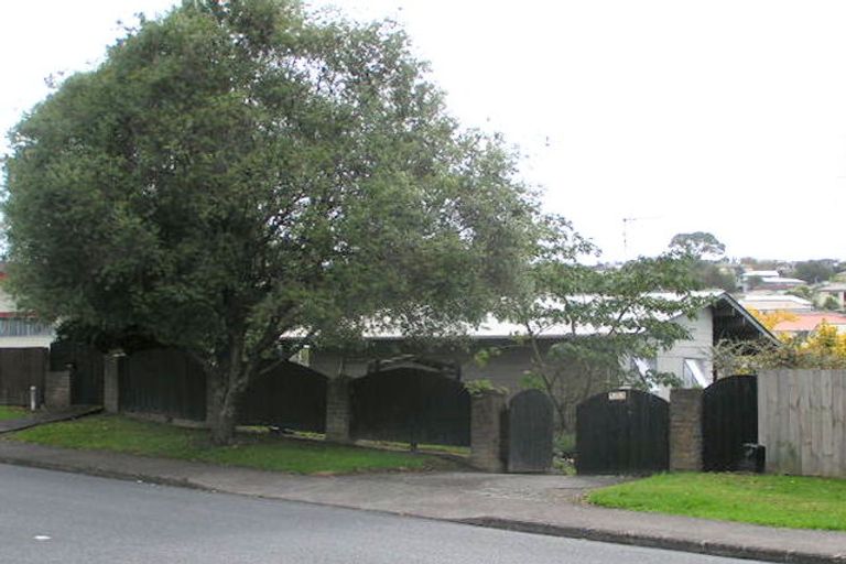 Photo of property in 32 Gallony Avenue, Massey, Auckland, 0614