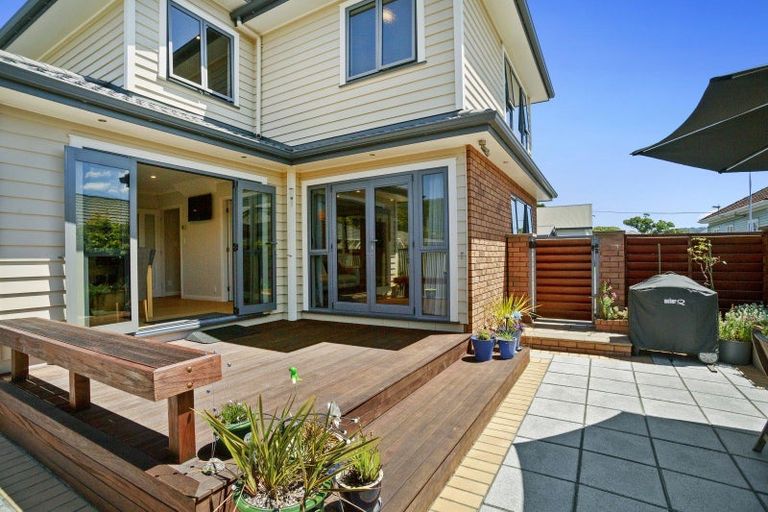 Photo of property in 27b Vincent Street, Waterloo, Lower Hutt, 5011