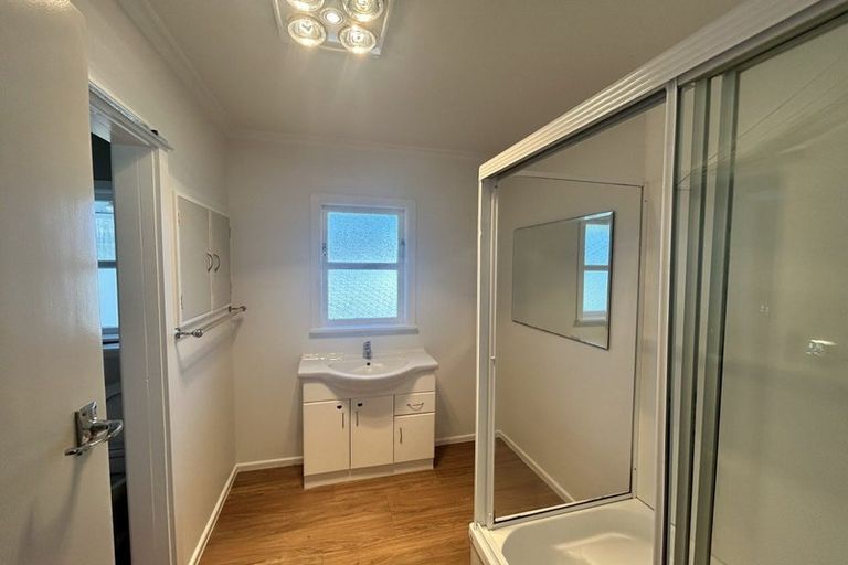 Photo of property in 9 Bluegum Road, Paraparaumu Beach, Paraparaumu, 5032