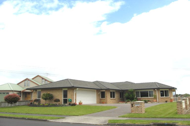 Photo of property in 41 Longford Park Drive, Takanini, 2112