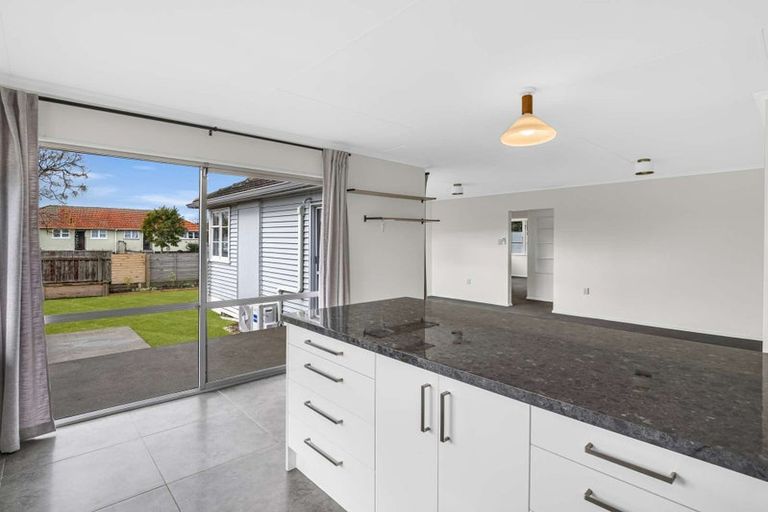 Photo of property in 36 Humber Street, Roslyn, Palmerston North, 4414
