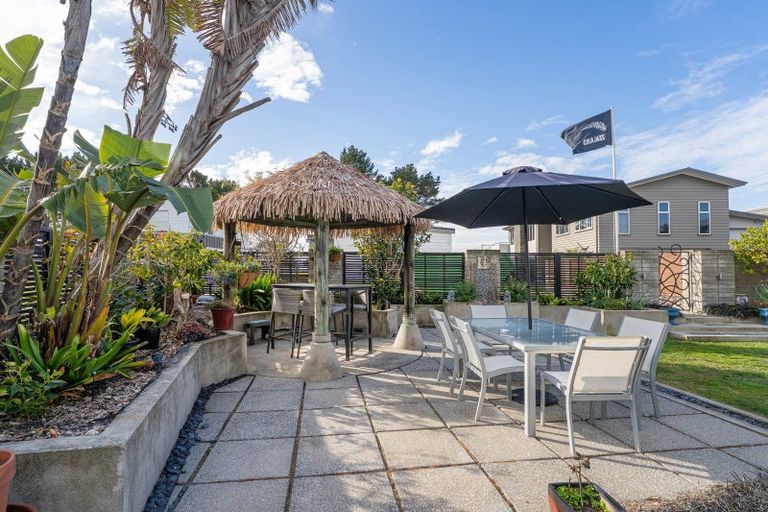 Photo of property in 166 Sands Crescent, Matarangi, Whitianga, 3592