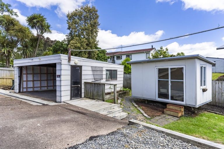 Photo of property in 2/20 Helena Street, Massey, Auckland, 0614