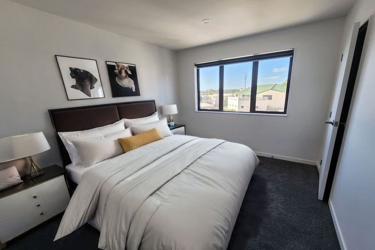 Photo of property in 3/3 Abbotleigh Avenue, Te Atatu Peninsula, Auckland, 0610