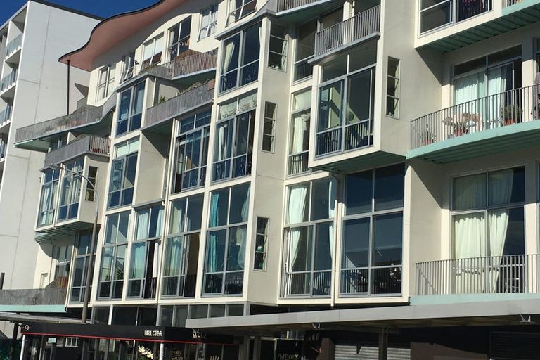 Photo of property in Qba Apartments, 1h/51 Webb Street, Mount Cook, Wellington, 6011