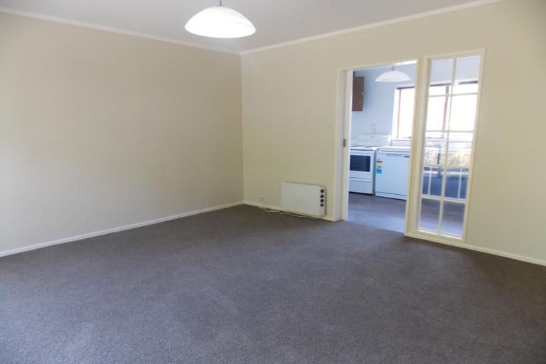 Photo of property in 1 Southern Cross Crescent, Island Bay, Wellington, 6023
