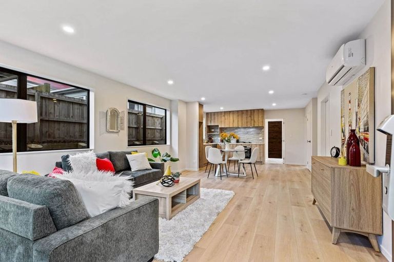 Photo of property in 67b Tiroroa Avenue, Te Atatu South, Auckland, 0610