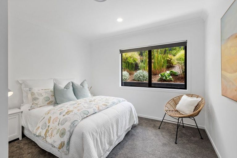 Photo of property in 4 Grovenor Drive, Orewa, 0931