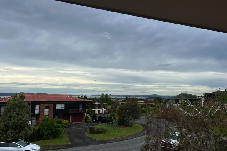 Photo of property in 12 Flagstaff Place, Massey, Auckland, 0614