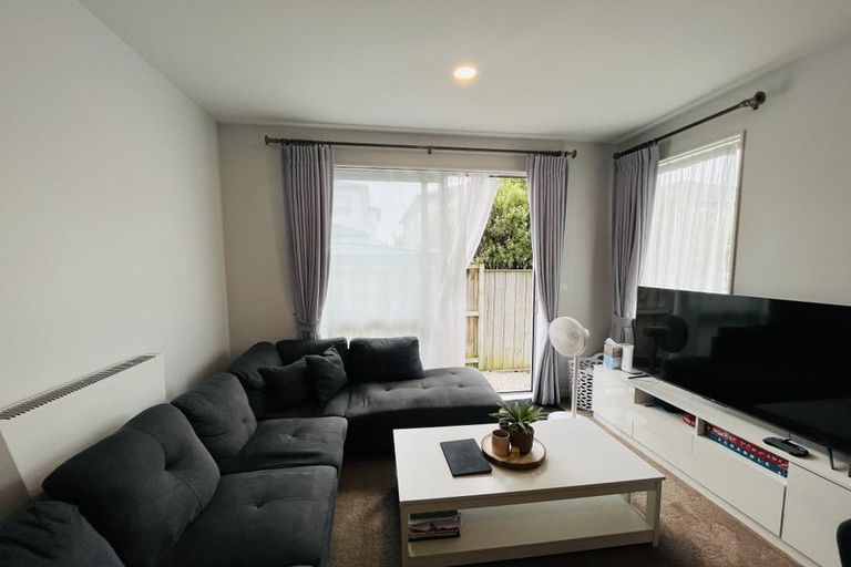 Photo of property in 19 Drumbuoy Drive, Flat Bush, Auckland, 2019