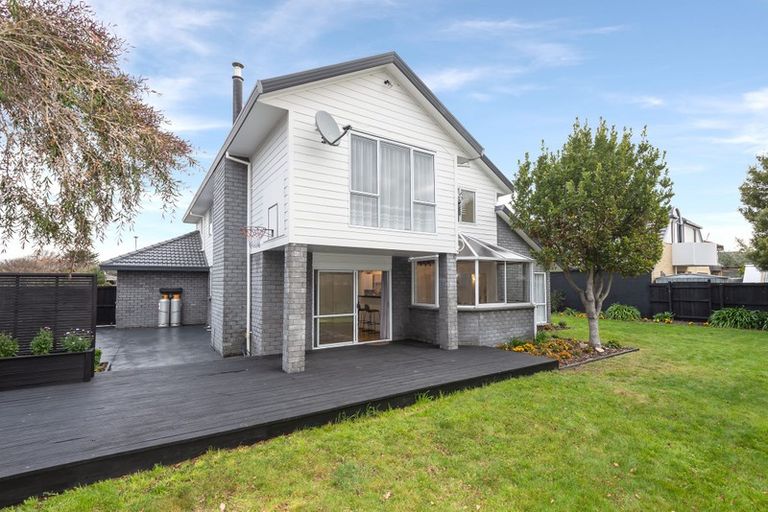 Photo of property in 22 Saint Pauls Place, Burwood, Christchurch, 8083