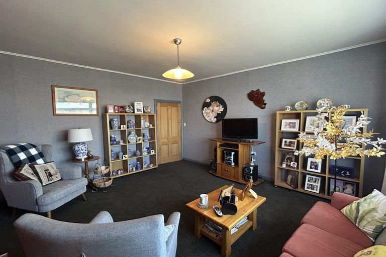 Photo of property in 7 Palm Avenue, Lyall Bay, Wellington, 6022