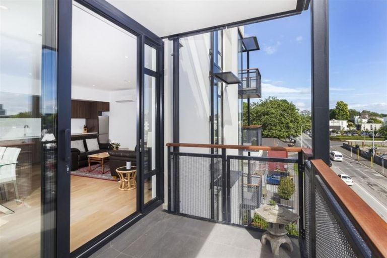 Photo of property in 50 Kilmore Street, Christchurch Central, Christchurch, 8013