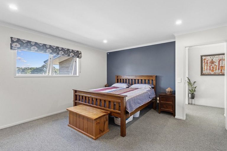 Photo of property in 17 Redwood Crescent, Hurdon, New Plymouth, 4310