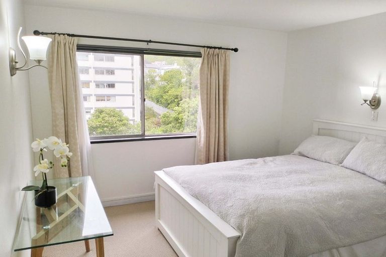 Photo of property in Mansfield Towers, 1 Grant Road, Thorndon, Wellington, 6011