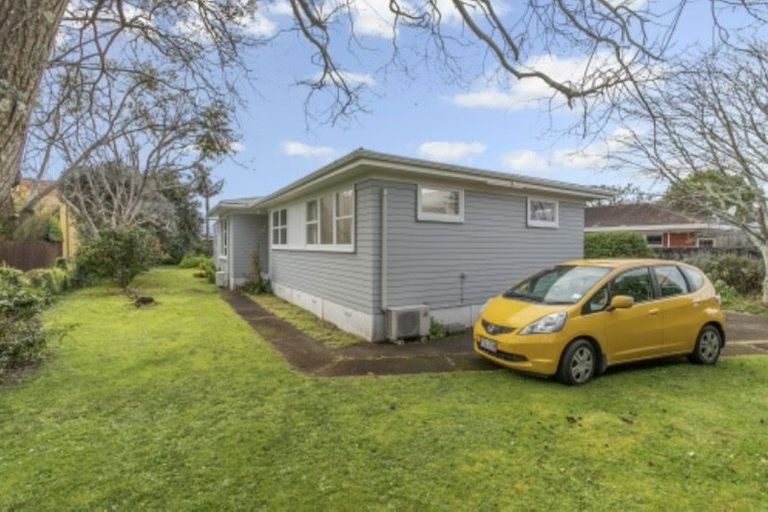 Photo of property in 63 Muir Avenue, Mangere Bridge, Auckland, 2022