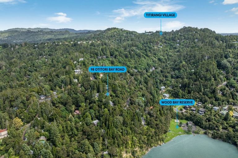 Photo of property in 98 Otitori Bay Road, Titirangi, Auckland, 0604