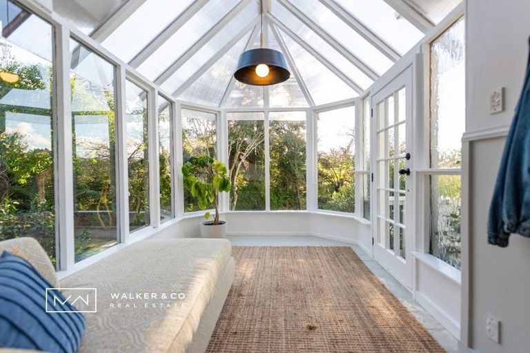 Photo of property in 4 Elmslie Road, Pinehaven, Upper Hutt, 5019