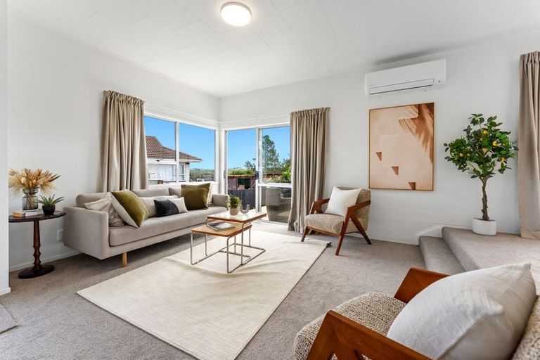 Photo of property in 7 Pureora Place, Clendon Park, Auckland, 2103