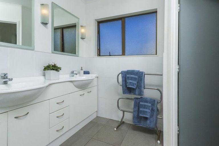 Photo of property in 1/11 Montrose Terrace, Mairangi Bay, Auckland, 0630