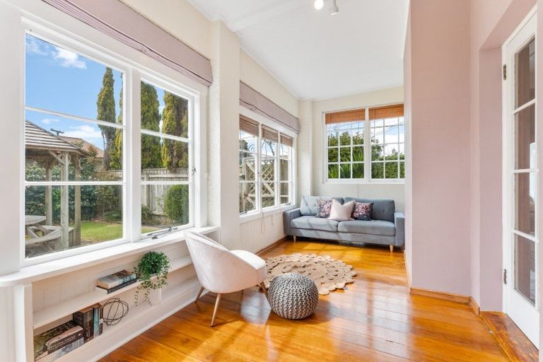 Photo of property in 12 Cambridge Street, Gonville, Whanganui, 4501