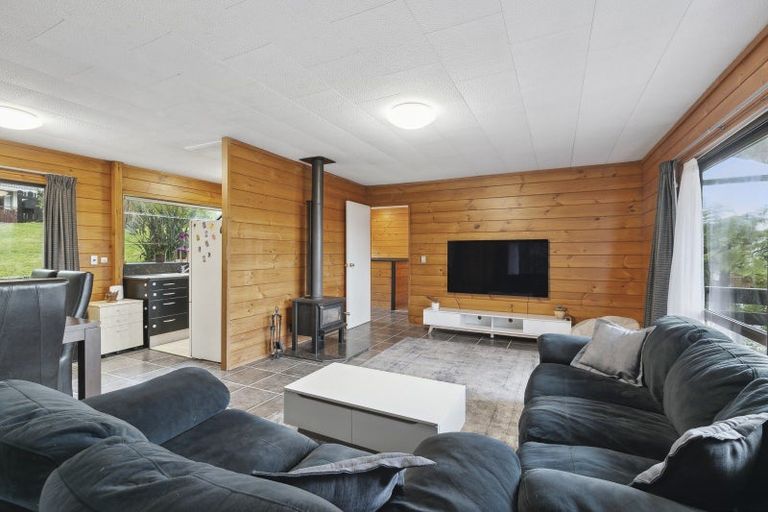 Photo of property in 37 Westhaven Drive, Tawa, Wellington, 5028